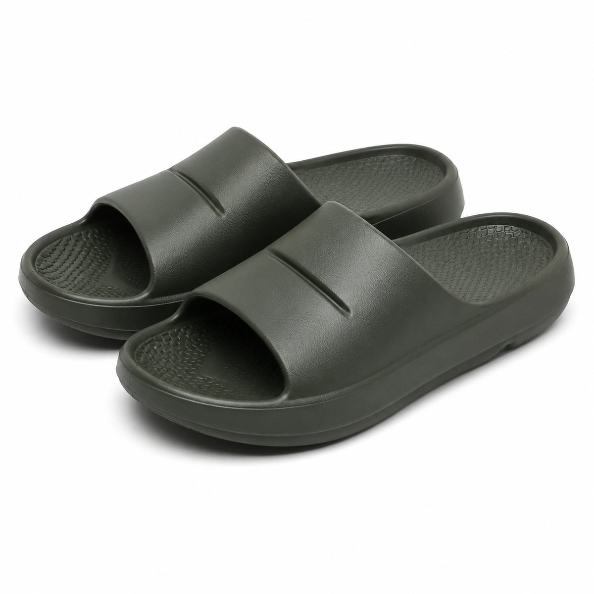 Badesandalen Größe 40/41 aus EVA Dunkelgrün mit strukturierter Sohle