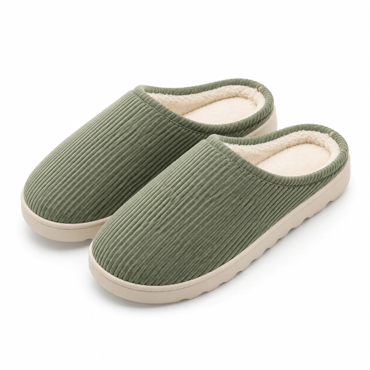 Hausschuhe Größe 42/43 aus Cordstoff in Salbeigrün mit Warmfutter und rutschfester Sohle